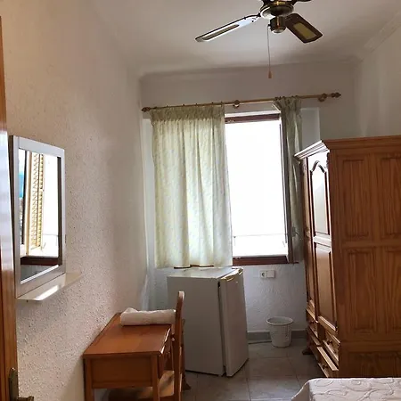 بيت ضيافة Casa De Huespedes El Almendro 4*