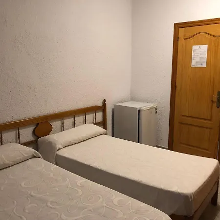 Casa De Huespedes El Almendro בית הארחה 4*